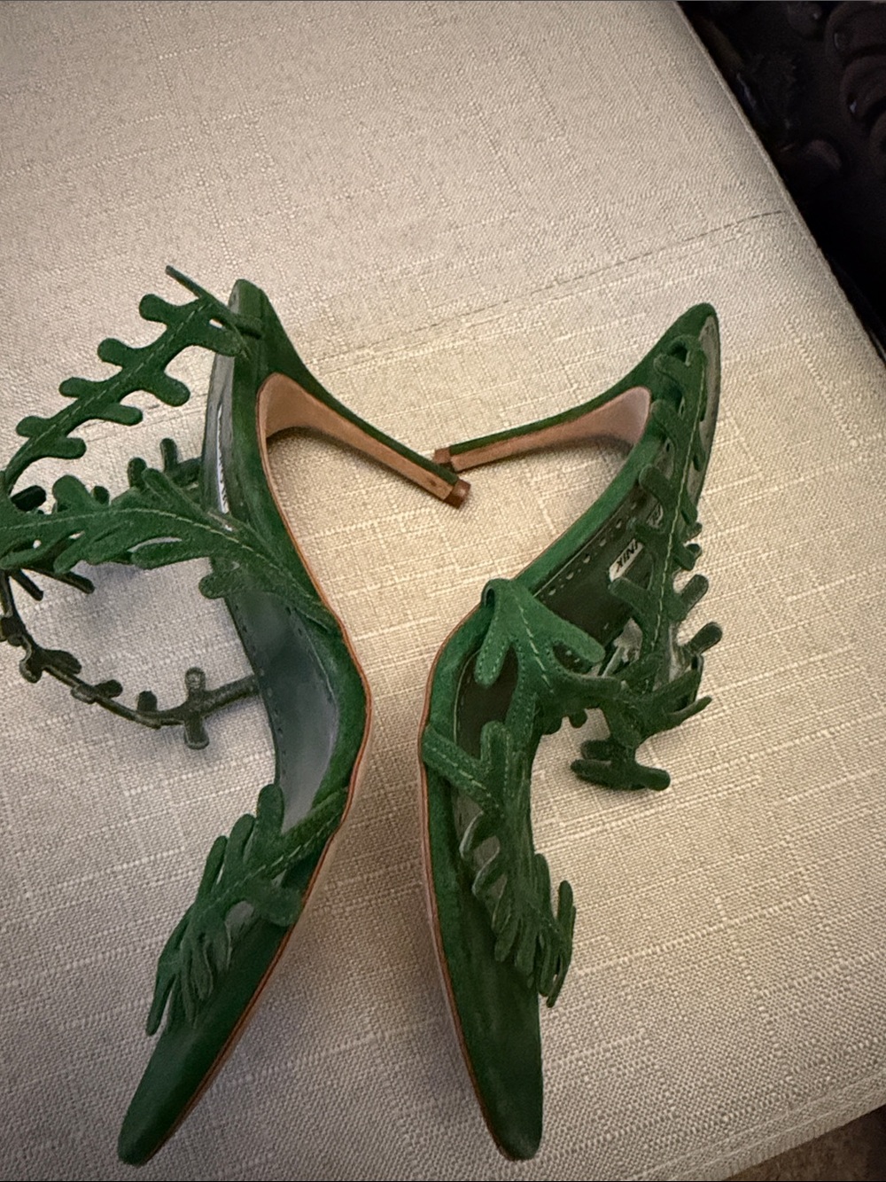 Manolo Blahnik Emerald Green Suede Leaf-Detail Heels - Picture 5 of 6